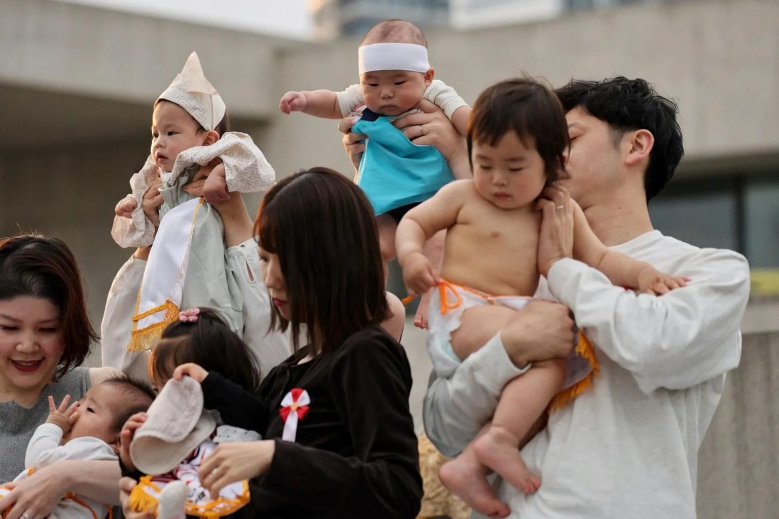 Warum Tokios familienfreundliche Politik das Vertrauen in die Geburt stärkt